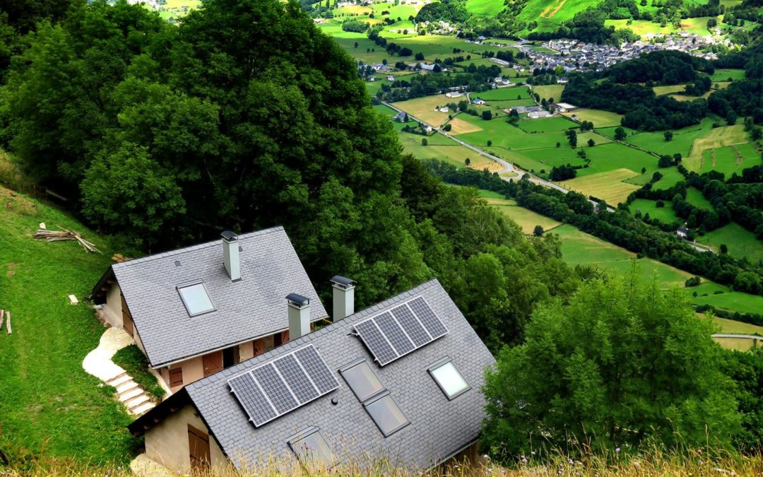 Rendre un chalet entièrement autonome grâce à l’énergie solaire dans les Pyrénées Basques