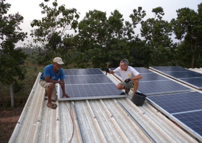 installation des panneaux solaire à Noépé
